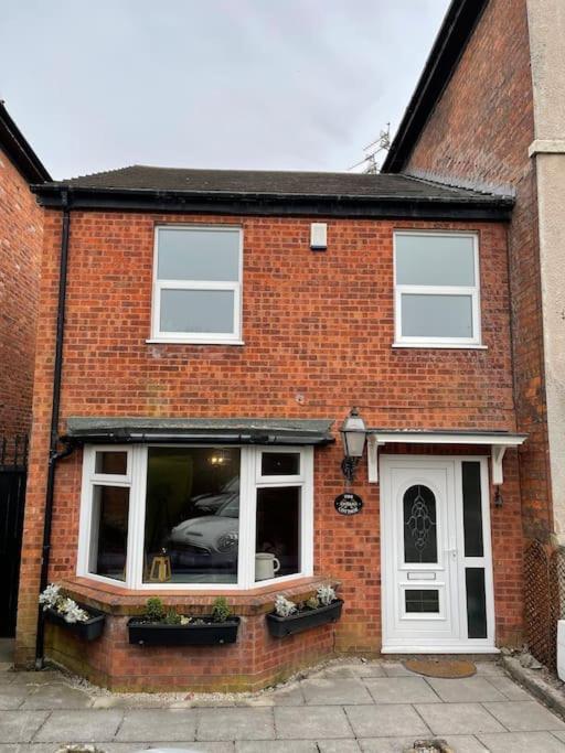 The Cottage, A Perfect Getaway! Southport Exterior photo